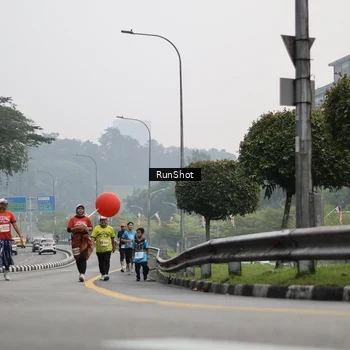 Runner Photo 7035650