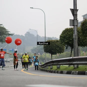 Runner Photo 7035651