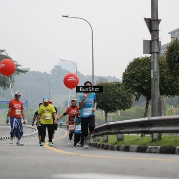 Runner Photo 7035656
