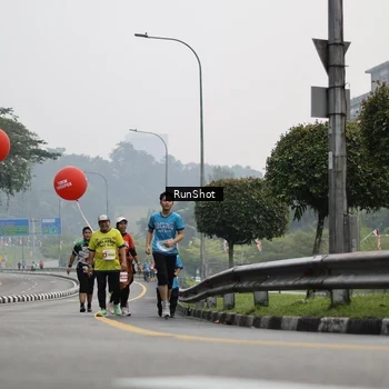 Runner Photo 7035660