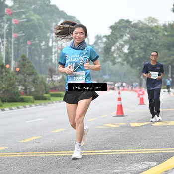 Runner Photo 7035663