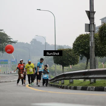 Runner Photo 7035664