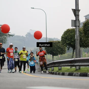 Runner Photo 7035669