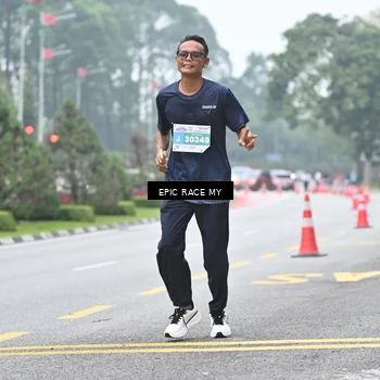 Runner Photo 7035675