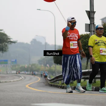 Runner Photo 7035676