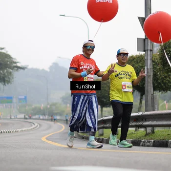 Runner Photo 7035677