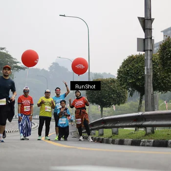 Runner Photo 7035682