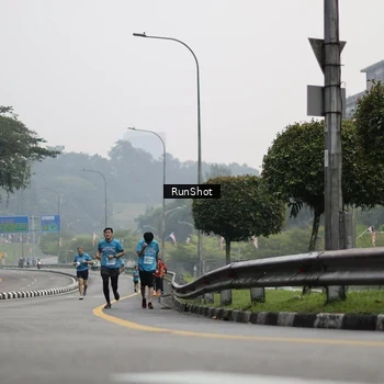 Runner Photo 7035703