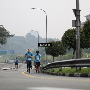 Runner Photo 7035704