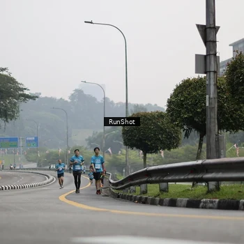Runner Photo 7035709