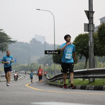 Runner Photo 7035712