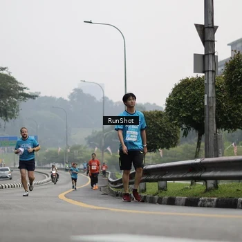 Runner Photo 7035713