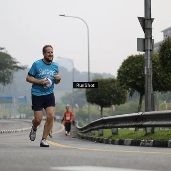Runner Photo 7035717
