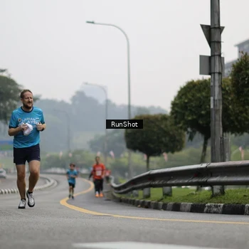 Runner Photo 7035718