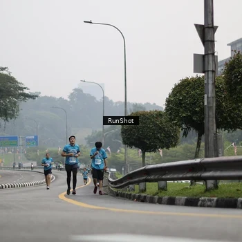Runner Photo 7035724