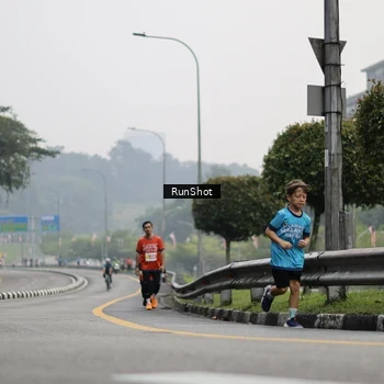 Runner Photo 7035734