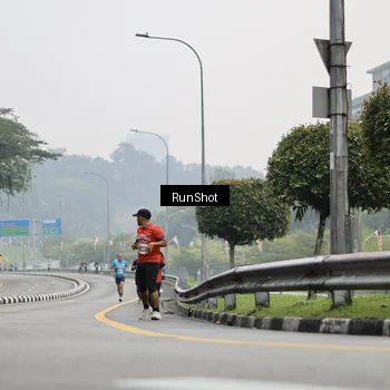 Runner Photo 7035747