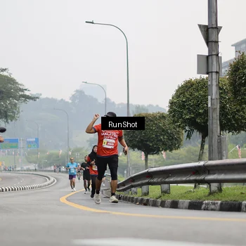 Runner Photo 7035748