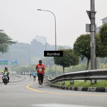 Runner Photo 7035749