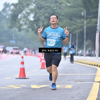 Runner Photo 7035753