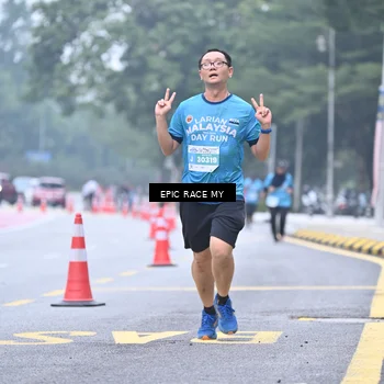 Runner Photo 7035756