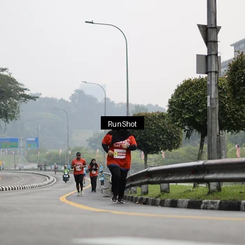 Runner Photo 7035758