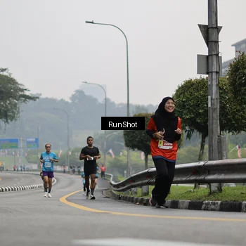 Runner Photo 7035760