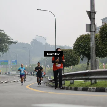 Runner Photo 7035761