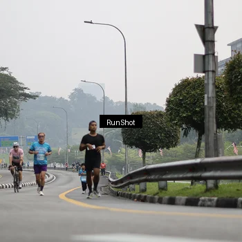 Runner Photo 7035762