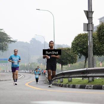 Runner Photo 7035763
