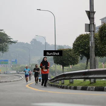 Runner Photo 7035764