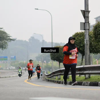 Runner Photo 7035770