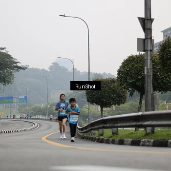 Runner Photo 7035773