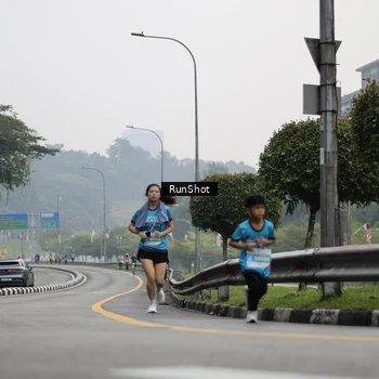 Runner Photo 7035777