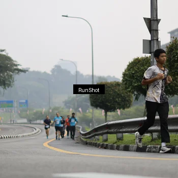 Runner Photo 7035787