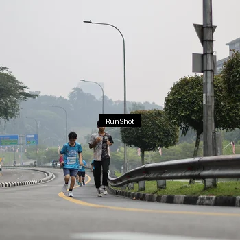 Runner Photo 7035788