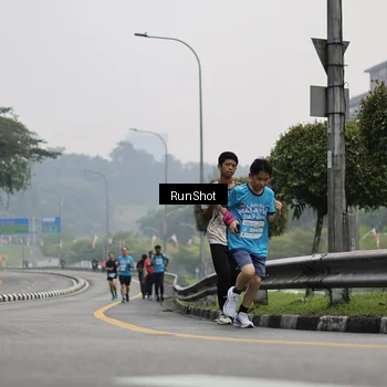 Runner Photo 7035790