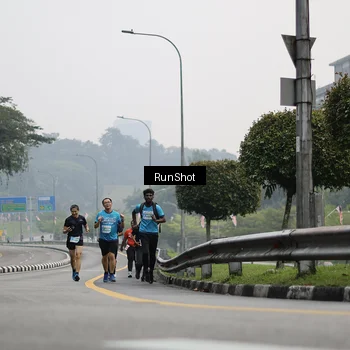 Runner Photo 7035794