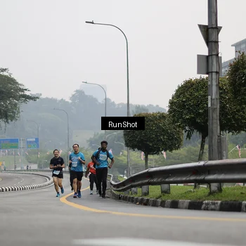 Runner Photo 7035795