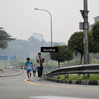 Runner Photo 7035796