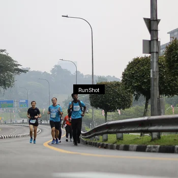 Runner Photo 7035797
