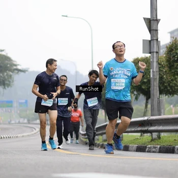 Runner Photo 7035802