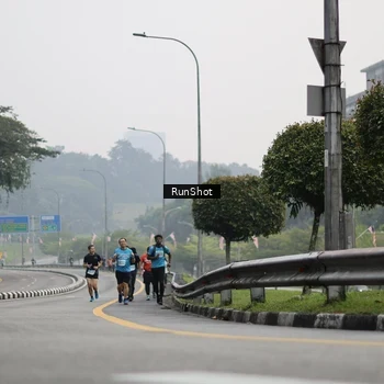 Runner Photo 7035805