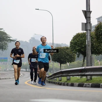 Runner Photo 7035807