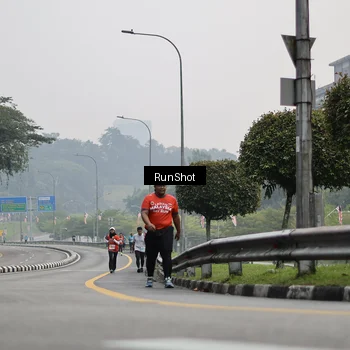 Runner Photo 7035815
