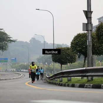 Runner Photo 7035827