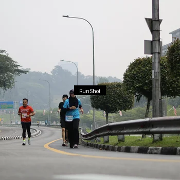Runner Photo 7035835