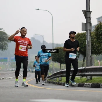 Runner Photo 7035842