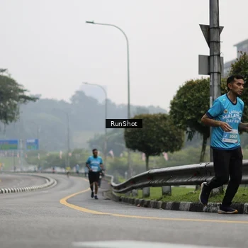 Runner Photo 7035851