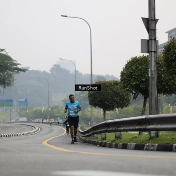 Runner Photo 7035855